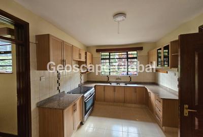 4 Bed House with En Suite in Nyari