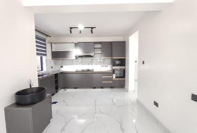 5 Bed Townhouse with En Suite at Mugutha - 4