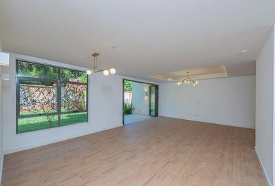 4 Bed Apartment with En Suite in Rosslyn - 2