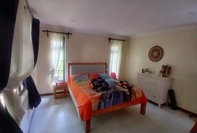 3 Bed House with En Suite in Nyari - 3