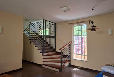 2 Bed Townhouse with En Suite at Off Redhill Dr