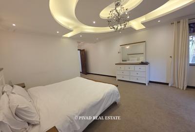 5 Bed Townhouse with Swimming Pool in Runda - 3