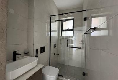 2 Bed Apartment with En Suite in Brookside - 3