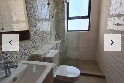 4 Bed Apartment with En Suite in Parklands - 4