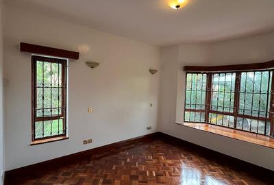 5 Bed Townhouse with En Suite in Runda - 4