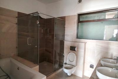 3 Bed Apartment with En Suite at Parklands - 3