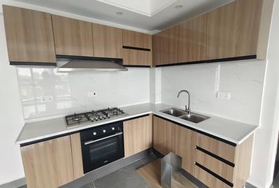 2 Bed Apartment with Gym in Riverside