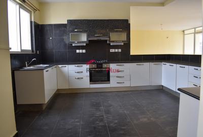 3 Bed Apartment with En Suite in Kilimani - 3