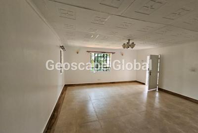 5 Bed House with En Suite in Nyari