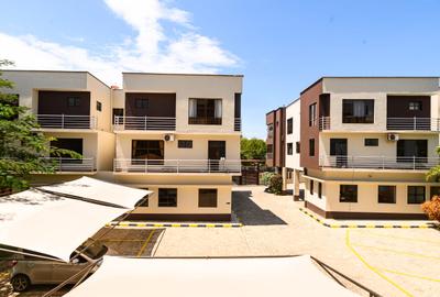 4 Bed Apartment with En Suite in Nyali Area