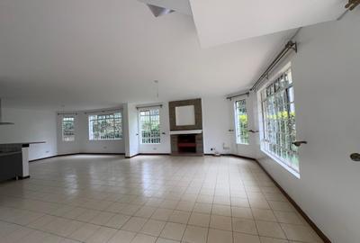 4 Bed Townhouse with En Suite in Spring Valley - 2