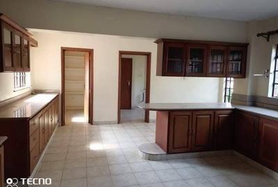 5 Bed Townhouse with En Suite in Runda - 4