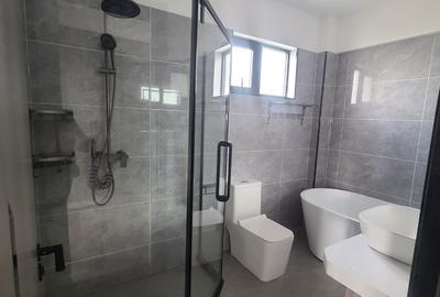 Serviced 5 Bed Apartment with En Suite in Lavington