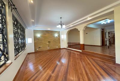 5 Bed Townhouse with En Suite in Kileleshwa - 2