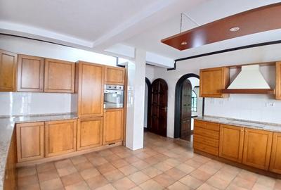 4 Bed Townhouse with En Suite at Riverside Drive - 4