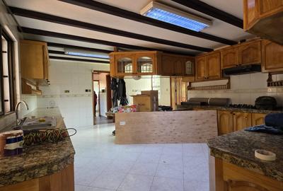 5 Bed Villa with En Suite in Gigiri - 4