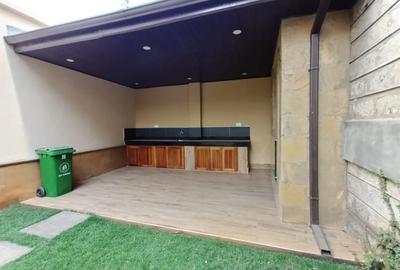5 Bed Townhouse with En Suite in Lavington