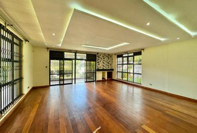 6 Bed Townhouse with En Suite in Nyari