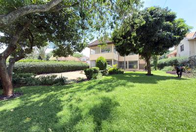 5 Bed House with En Suite at Runda