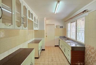 4 Bed House with En Suite at Loresho - 4