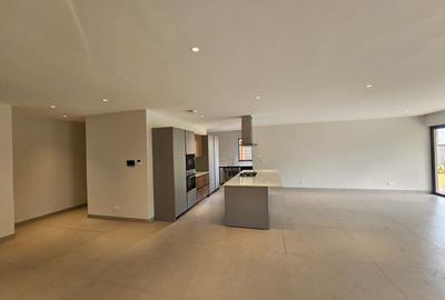 4 Bed House with En Suite in Loresho - 2