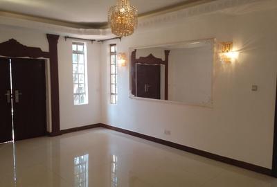 5 Bed House with En Suite in Nyari