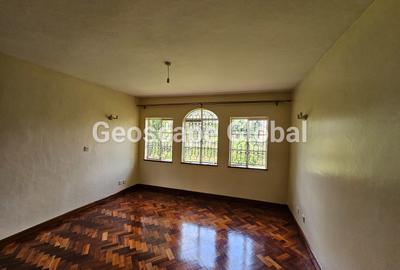 4 Bed House with En Suite in Kitisuru