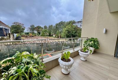 4 Bed Apartment with En Suite at Rosslyn