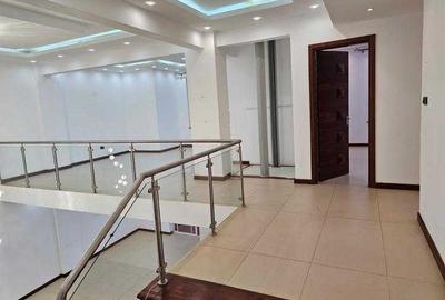 5 Bed Apartment with En Suite at Parklands