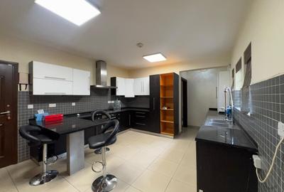 5 Bed Townhouse with En Suite in Runda - 3