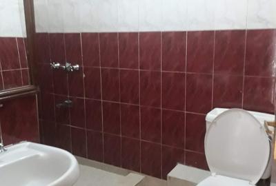 2 Bed Apartment with En Suite in Lavington