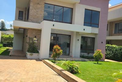 4 Bed Villa with En Suite in Runda