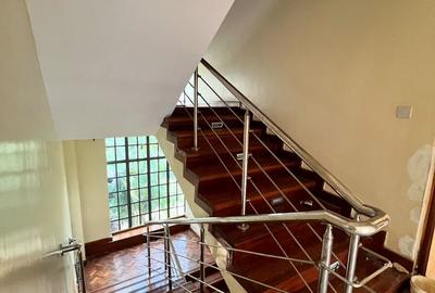 5 Bed Townhouse with En Suite at Lavington Green - 3