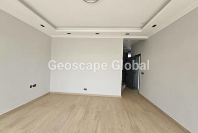 5 Bed House with En Suite in Lavington - 3