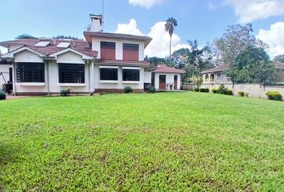 4 Bed House with En Suite at Lavington - 3