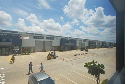 200,000 m² Warehouse with Backup Generator at Eastern Bypass Northlands