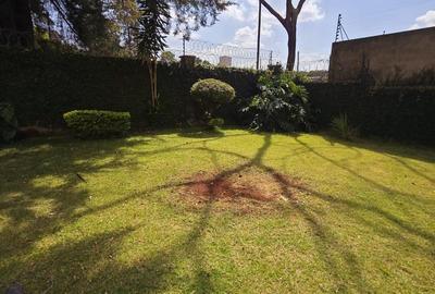 5 Bed Townhouse with En Suite in Lavington - 3
