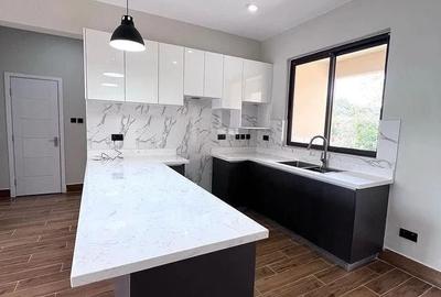 2 Bed Apartment with En Suite at Lavington