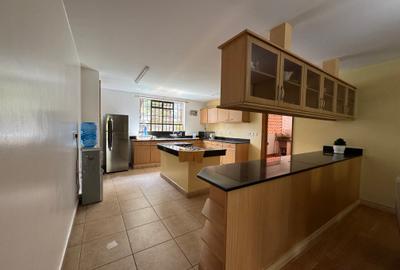 Serviced 3 Bed Apartment with En Suite in Brookside - 3