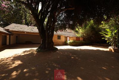 4 Bed House with En Suite at Loresho