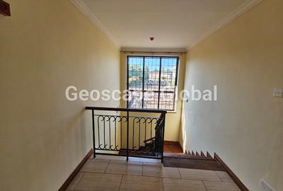 5 Bed House with En Suite in Runda