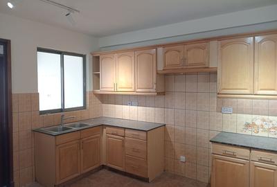 4 Bed Apartment with En Suite in Parklands