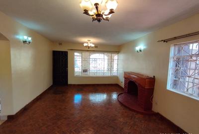 5 Bed Townhouse with En Suite in Kinoo