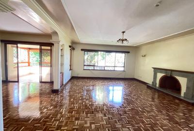 5 Bed Townhouse with En Suite in Spring Valley
