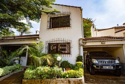 4 Bed Townhouse with En Suite in Kilimani - 2
