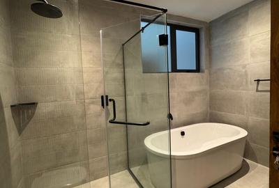 3 Bed Apartment with En Suite in Spring Valley - 3