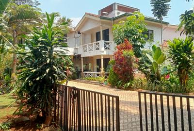 6 Bed House with En Suite at Mimosa