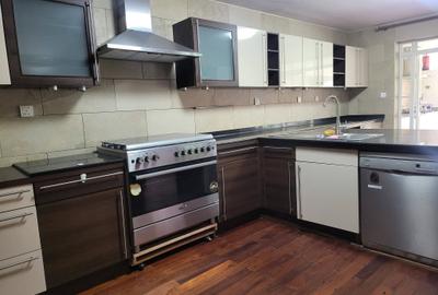 4 Bed House with En Suite at Mimosa Close - 3
