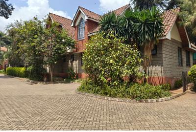 4 Bed Townhouse with En Suite at Lavington