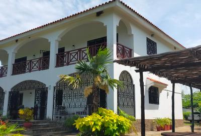 4 Bed Townhouse with En Suite in Vipingo